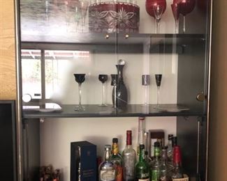 Glassware & bar essentials 