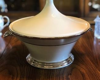 Lenox "Ivory Frost" Covered Vegetable bowl/ Soup Tureen 