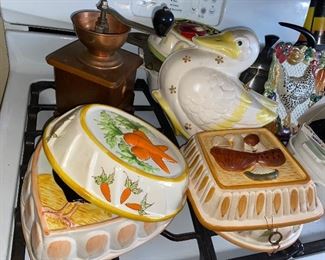 Oodles of decorative porcelain molds