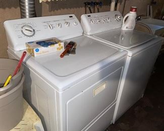 Kenmore Washer and dryer (gas) $300 Pr 