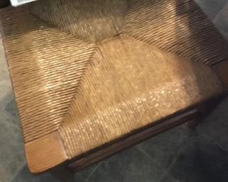 VINTAGE KITCHEN TABLE W/LEAF AND 7 CHAIRS. (ONLY 4 CUSHIONS)