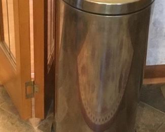 FOOT ACTIVATED STAINLESS STEEL TRASH CAN