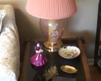 VINTAGE END TABLE, LAMP, 