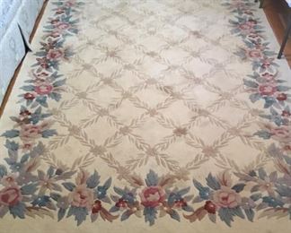 SOFA-LENGTH, FRINGED RUG