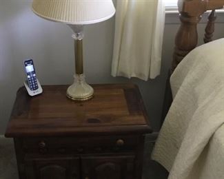 VINTAGE NIGHT STAND, BRASS/GLASS CANDLESTICK LAMP