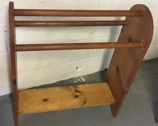 PRIMITIVE QUILT RACK