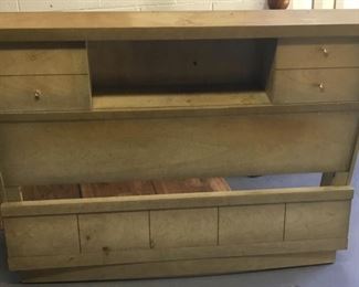 VINTAGE BOOKSHELF BED 
