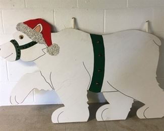 POLAR BEAR YARD ART