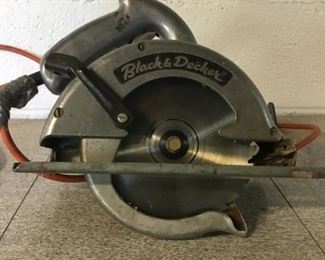 VINTAGE BLACK & DECKER SAW