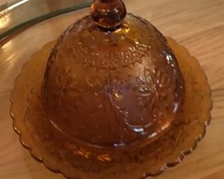AMBER SANDWICH GLASS DOME BUTTER DISH