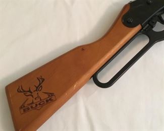 DAISY BUCK BB GUN, MODEL 1058
