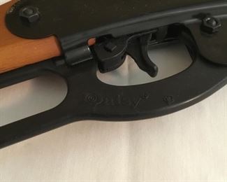 DAISY BUCK BB GUN, MODEL 1058