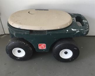 STEP 2 GARDEN STOOL/TOOL STORAGE