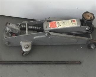 2 TONS FLOOR JACK