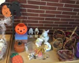 HALLOWEEN/EASTER DECOR