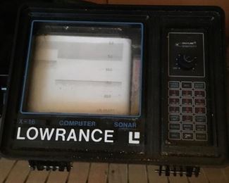 LOWRANCE FISHING SONAR