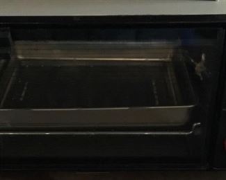 DELONGHI TOASTER OVEN