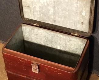 VINTAGE COOLER