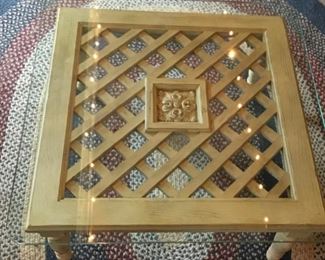 STUNNING LATTICE/GLASS COFFEE TABLE