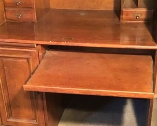 ROLL TOP DESK (W/KEYS)