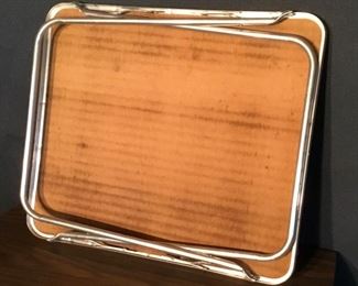 LIGHTWEIGHT FOLDING TABLE