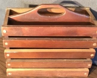 VINTAGE MAGAZINE BASKET