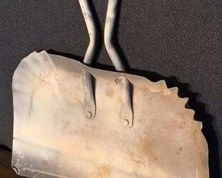 LARGE INDUSTRIAL DUST PAN