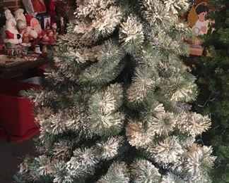 VINTAGE FLOCKED CHRISTMAS 🎄 TREE