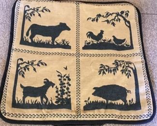 JACQUARD TAPESTRY READY TO FILL PILLOW