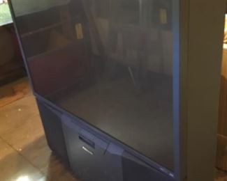 FREE WIDE SCREEN TV