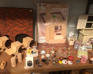 Tons of miniature pieces