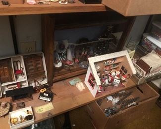 Tons of miniature pieces
