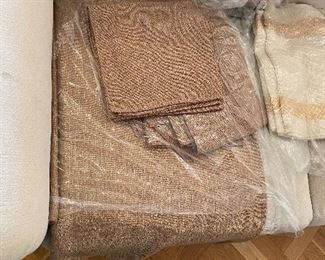 Table cloth and linen set $10