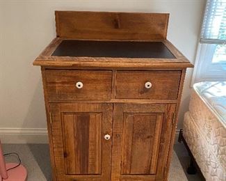 Pair of night stands $200