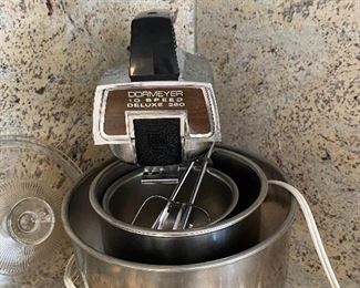 Vintage Dormeyer Chrome Heavy Duty Stand Mixer 10 Speed Deluxe 250 W/ 2 Bowls