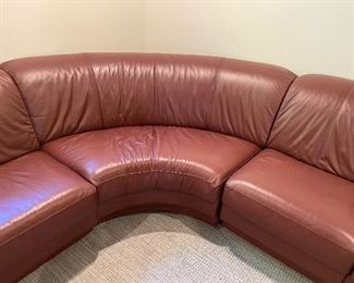 Burgundy Leather 5 piece sectional, comes in 5 pieces must be removed by Sunday at 3PM BUY IT NOW $2500
