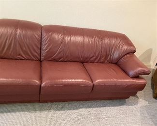 Burgundy Leather 5 piece sectional, comes in 5 pieces must be removed by Sunday at 3PM BUY IT NOW $2500