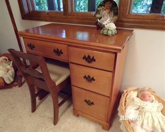 sewing machine cabinet