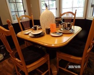 dining table with butterfly leaf & 4 chairs