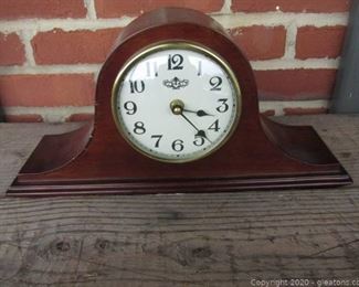 D and A Mantel Clock