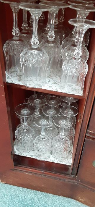 Very nice set of glassware. 