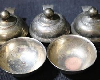 Lot# 64 - Lot of Silver Plated Syrup Tops and 2 small bowls (5pc)