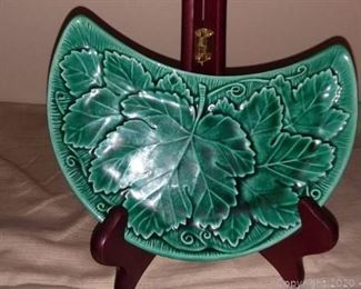 Wedgwood Majolica Green Leaf Grape Plate