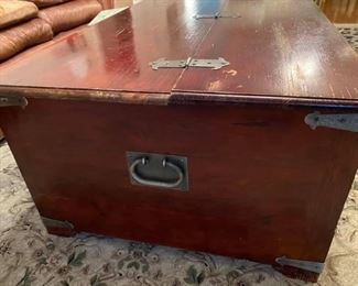 Solid wood Coffee Table with storage
HEAVY!
All drawers are functional.
4’ x 30” x 18” tall
Pickup in Montrose.
Must be able to move down a flight of stairs and load yourself.