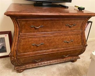 Dresser / chest
Measures 39” x 20” x 32” tall.
Drawers are lined.
Must be able to move and load yourself.