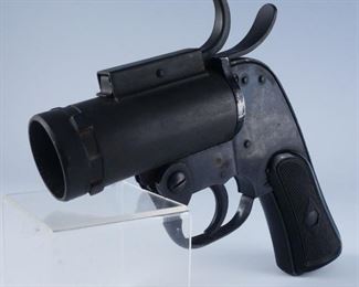 WW2 CEVC Pyrotechnic M8 Flare Gun

