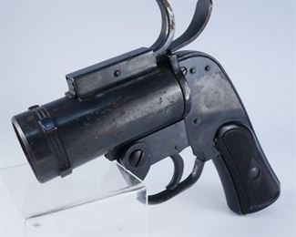WW2 CEVC Pyrotechnic M8 Flare Gun
