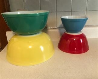Pyrex Primary Colors Nesting set of Mixing Bowls
