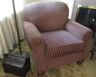 A PAIR OF GREAT CHAIRS (ALMOST NEW )