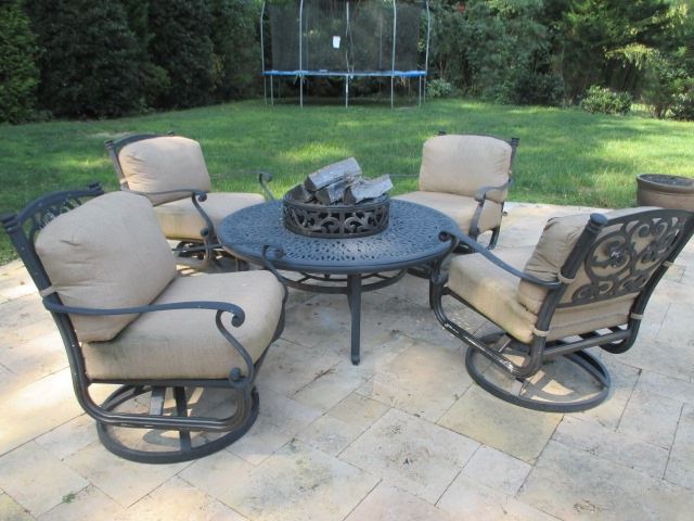 Kaufman Allied Patio Furniture with Cushions 